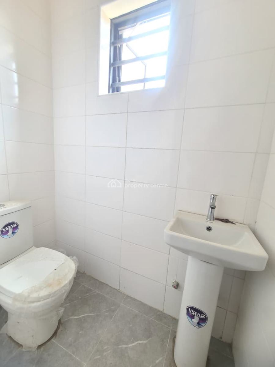 Beautiful and Massive 2 Bedroom Apartment, Ologolo, Ologolo, Lekki, Lagos, Flat / Apartment for Sale