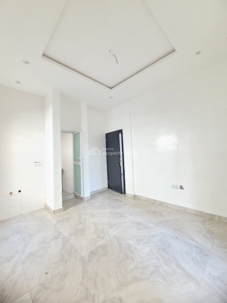 Beautiful and Massive 2 Bedroom Apartment, Ologolo, Ologolo, Lekki, Lagos, Flat / Apartment for Sale