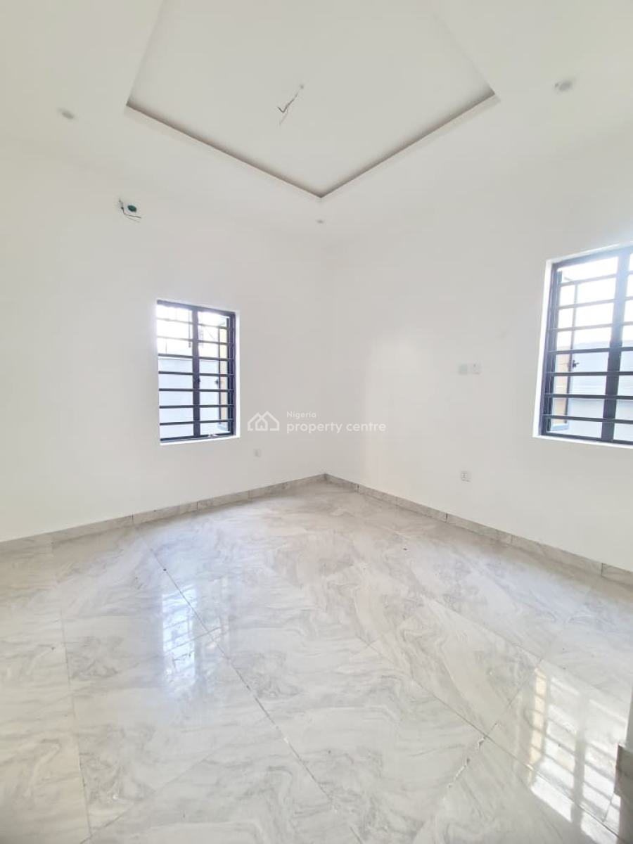 Beautiful and Massive 2 Bedroom Apartment, Ologolo, Ologolo, Lekki, Lagos, Flat / Apartment for Sale