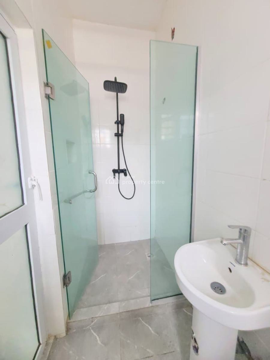 Beautiful and Massive 2 Bedroom Apartment, Ologolo, Ologolo, Lekki, Lagos, Flat / Apartment for Sale
