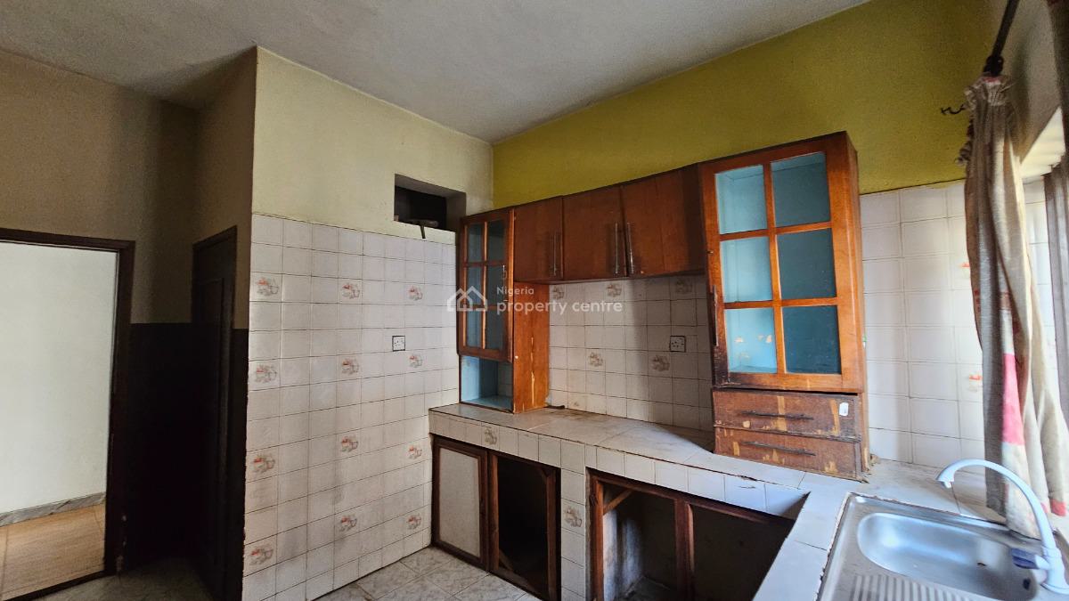 Fantastic 3 Bedroom Flat, Ikeja Gra, Ikeja, Lagos, Block of Flats for Sale