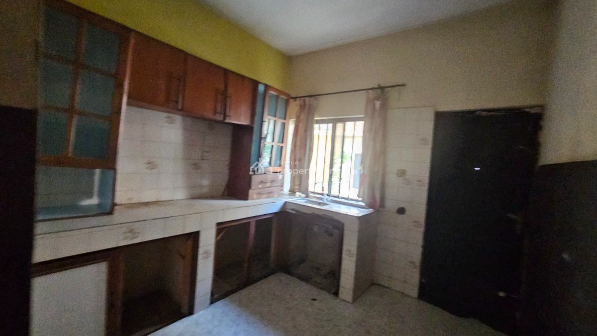 Fantastic 3 Bedroom Flat, Ikeja Gra, Ikeja, Lagos, Block of Flats for Sale