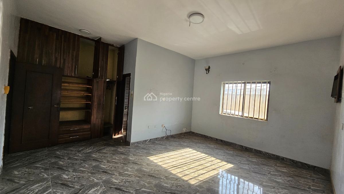 Fantastic 3 Bedroom Flat, Ikeja Gra, Ikeja, Lagos, Block of Flats for Sale