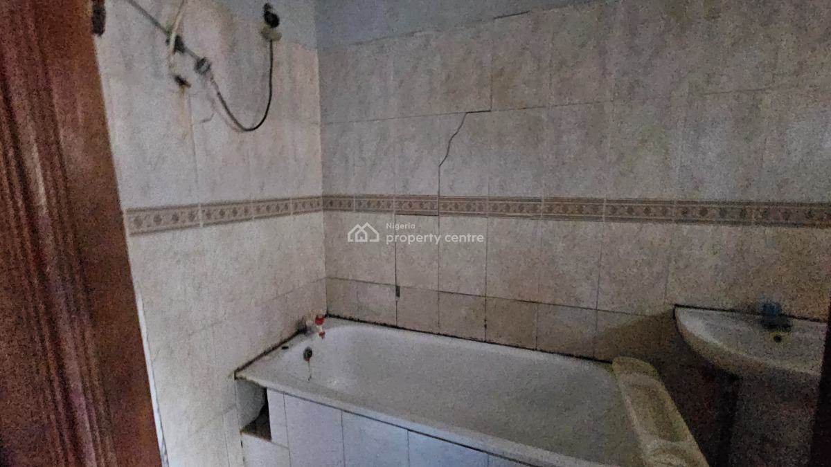 Fantastic 3 Bedroom Flat, Ikeja Gra, Ikeja, Lagos, Block of Flats for Sale