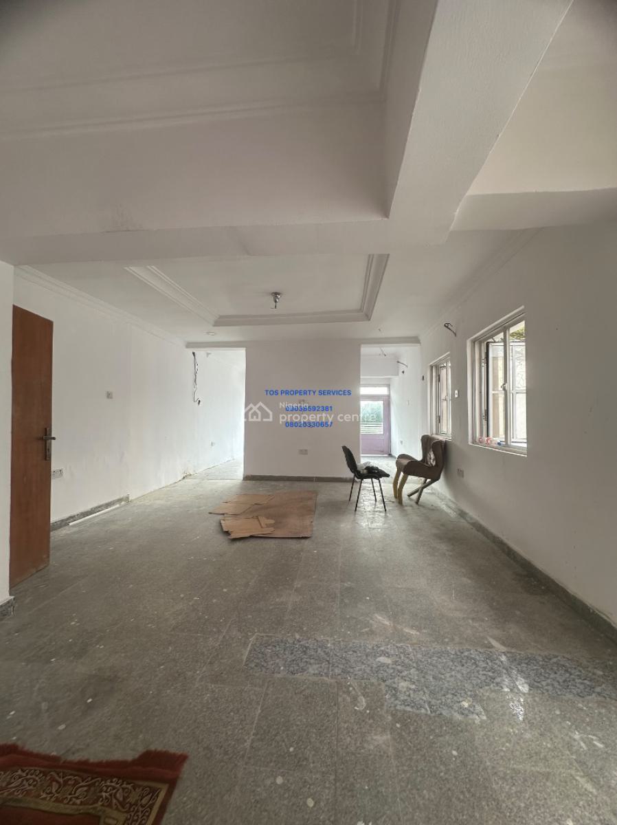 Front-facing Commercial Space on Groundfloor, Facing a Busy Commercial Road, Lekki Phase 1, Lekki, Lagos, Restaurant / Bar for Rent