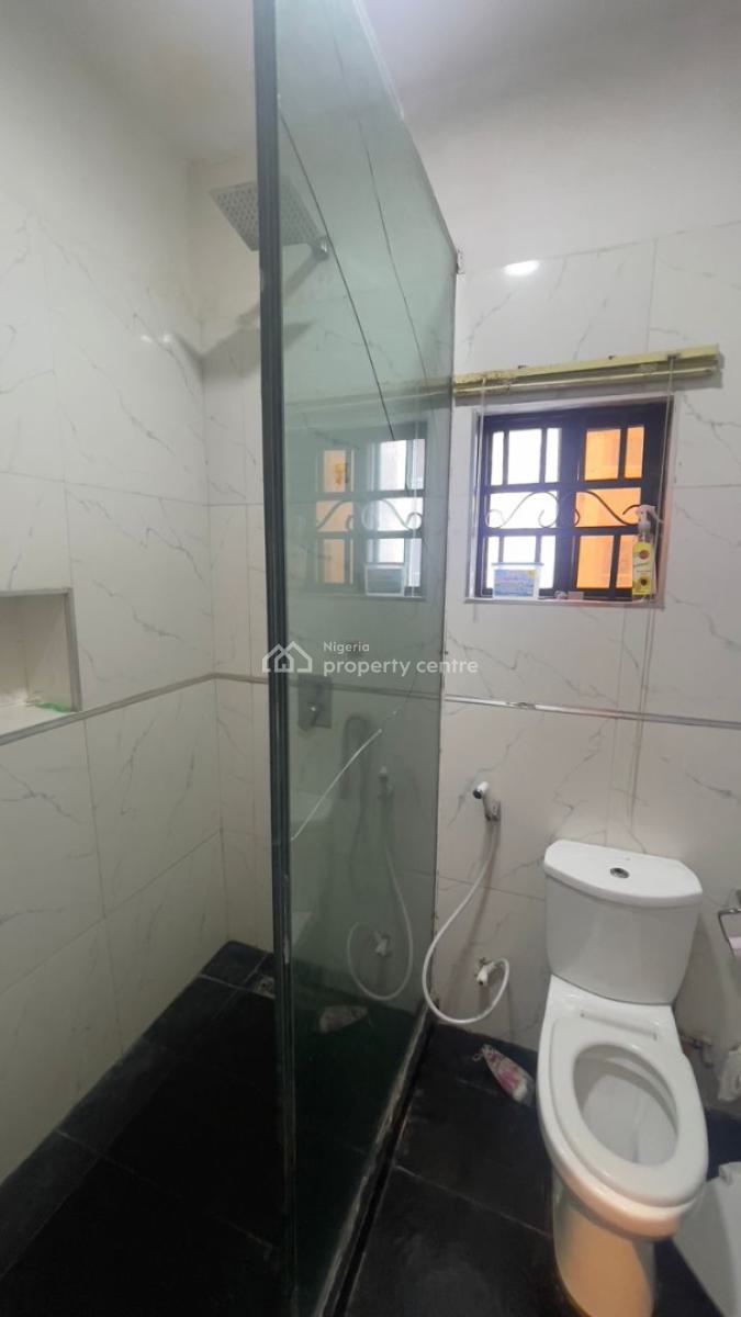 Beautiful and Spacious 3bedroom Flat with Bq, Lekki Phase 1, Lekki, Lagos, Flat / Apartment for Rent
