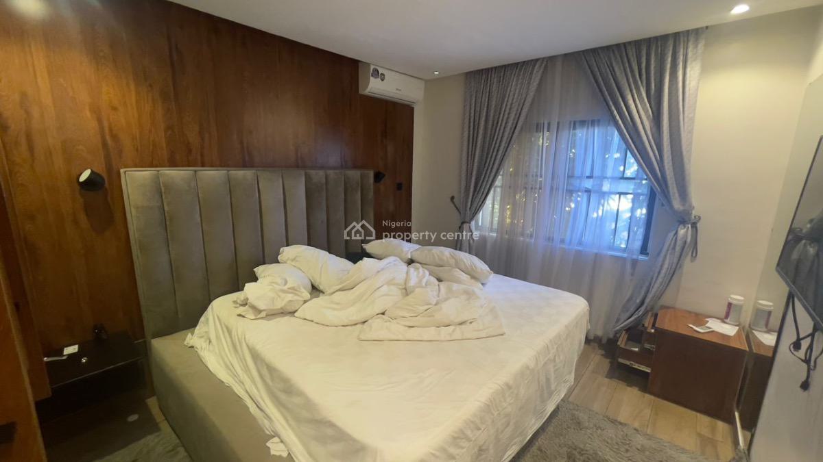 Beautiful and Spacious 3bedroom Flat with Bq, Lekki Phase 1, Lekki, Lagos, Flat / Apartment for Rent