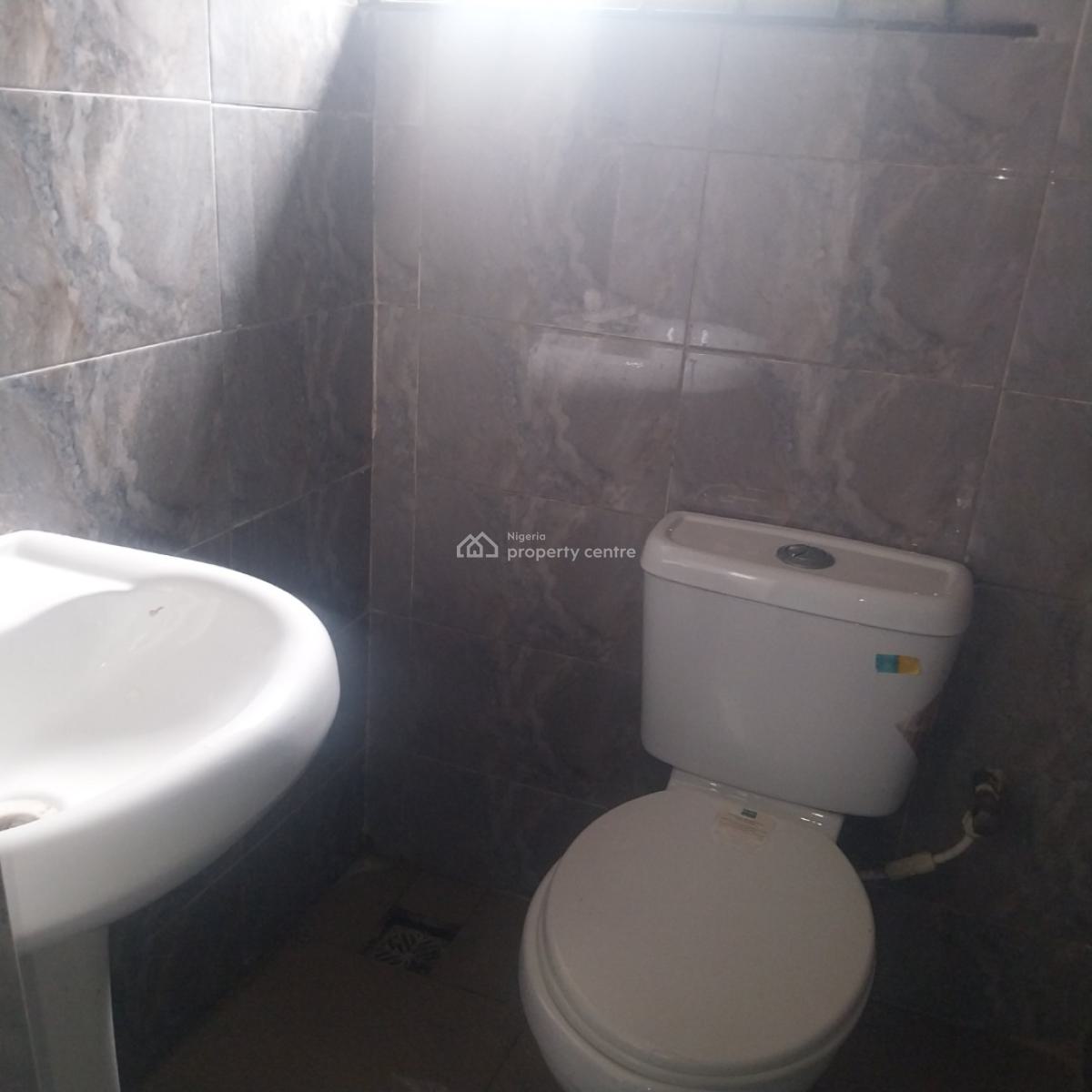 Nice 2bedroom  Flat at Peace Estate  Magboro, Peace Estate, Magboro, Ogun, Flat / Apartment for Rent
