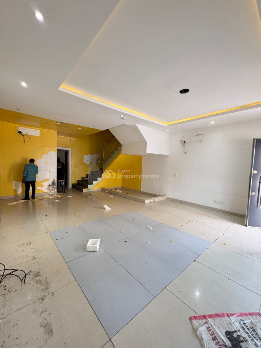 Well Maintained   4 Bedroom Terrace Duplex with Penthouse & Bq, Lekki Phase 1, Lekki, Lagos, Terraced Duplex for Rent