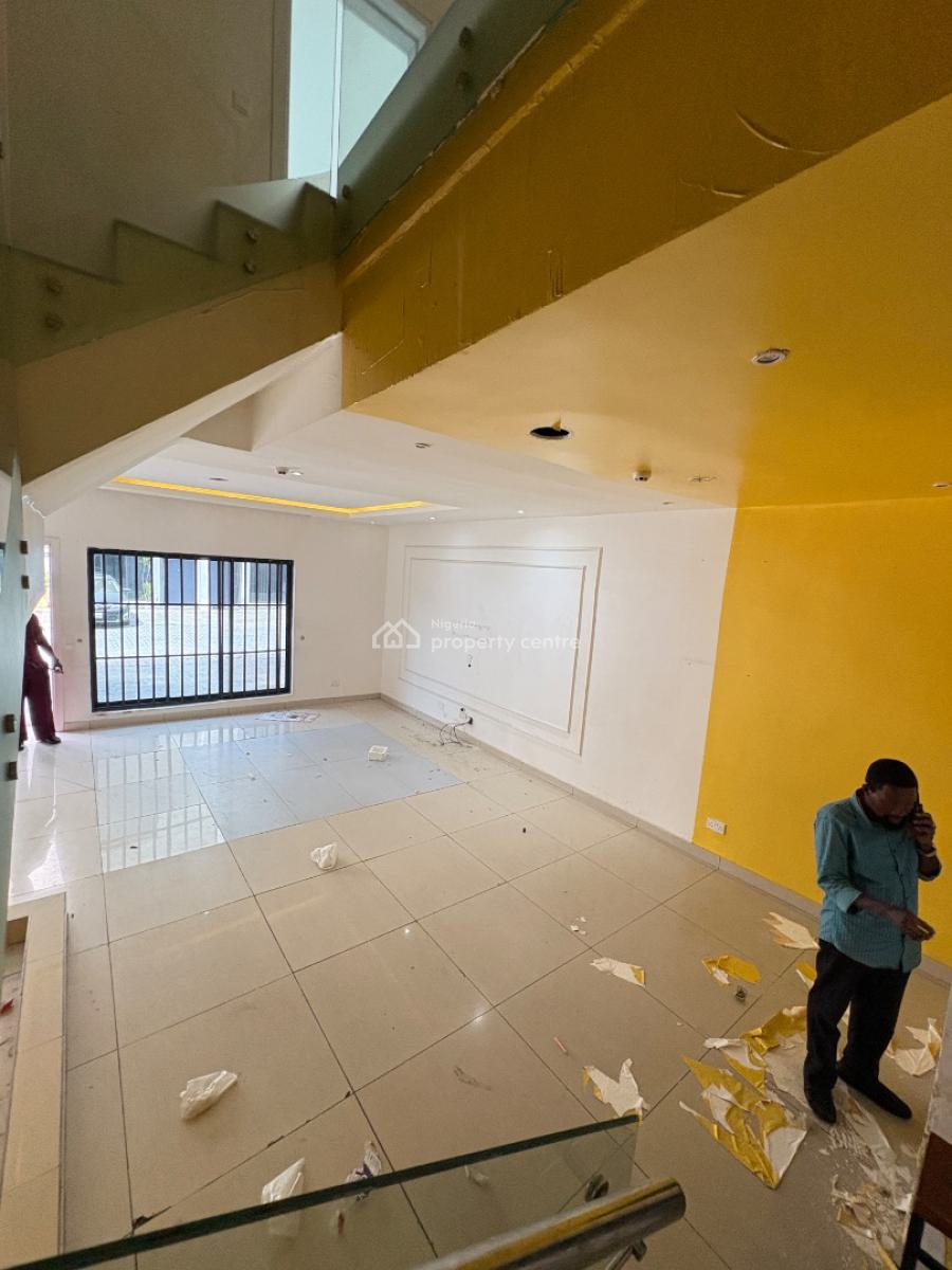 Well Maintained   4 Bedroom Terrace Duplex with Penthouse & Bq, Lekki Phase 1, Lekki, Lagos, Terraced Duplex for Rent