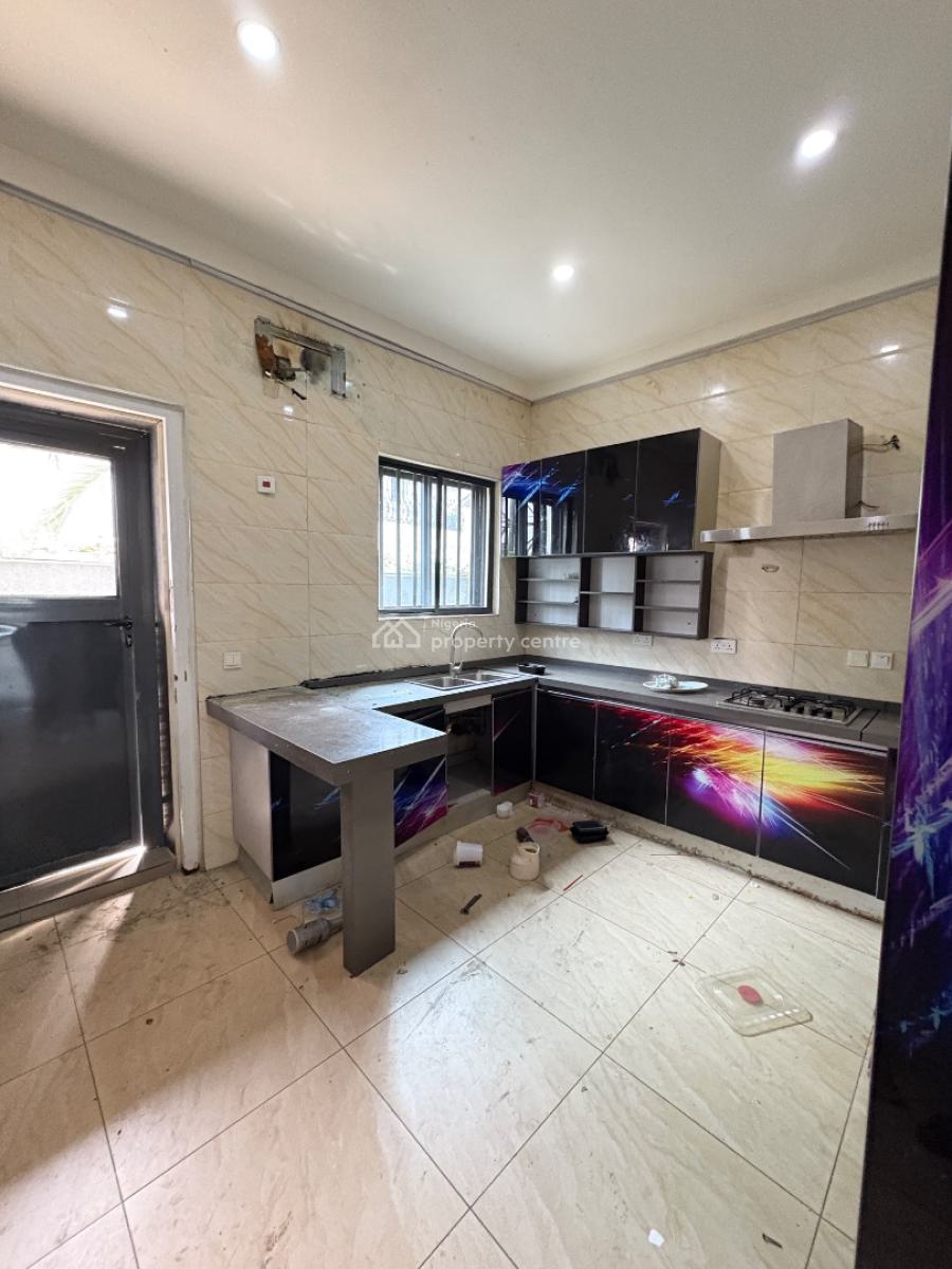 Well Maintained   4 Bedroom Terrace Duplex with Penthouse & Bq, Lekki Phase 1, Lekki, Lagos, Terraced Duplex for Rent