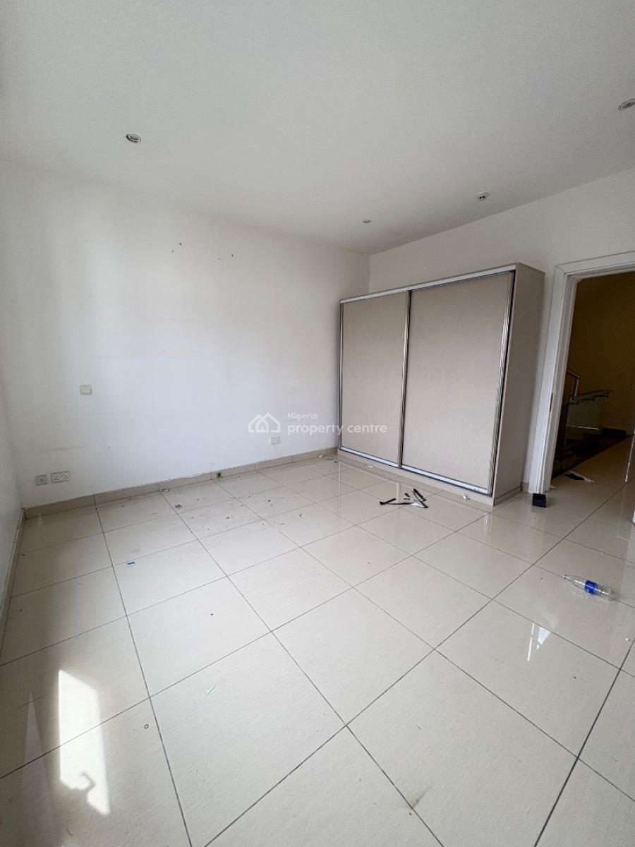 Well Maintained   4 Bedroom Terrace Duplex with Penthouse & Bq, Lekki Phase 1, Lekki, Lagos, Terraced Duplex for Rent