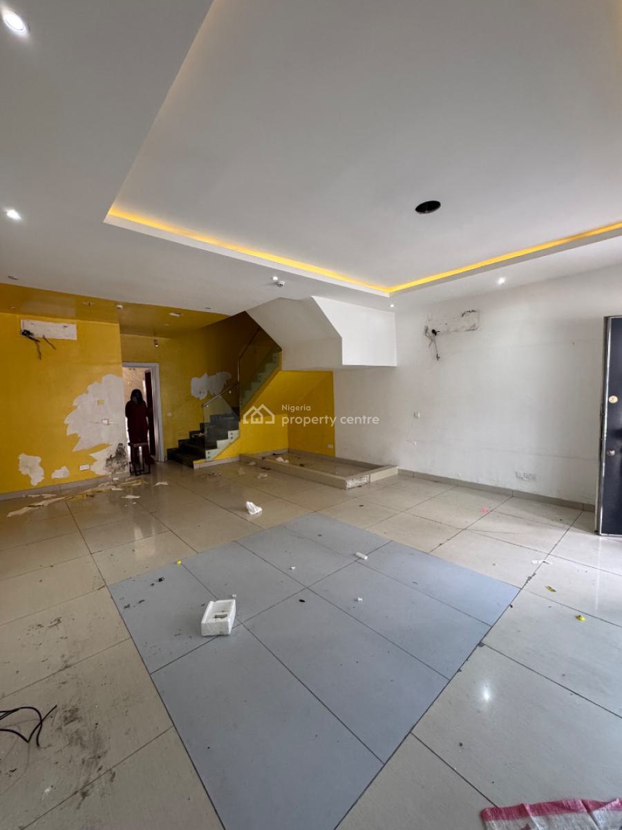 4 𝐁𝐄𝐃𝐑𝐎𝐎𝐌 𝐓𝐄𝐑𝐑𝐀𝐂𝐄 𝐃𝐔𝐏𝐋𝐄𝐗, Lekki Phase 1, Lekki, Lagos, Terraced Duplex for Rent