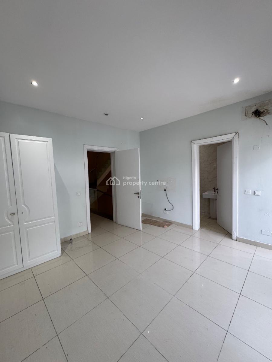 4 𝐁𝐄𝐃𝐑𝐎𝐎𝐌 𝐓𝐄𝐑𝐑𝐀𝐂𝐄 𝐃𝐔𝐏𝐋𝐄𝐗, Lekki Phase 1, Lekki, Lagos, Terraced Duplex for Rent