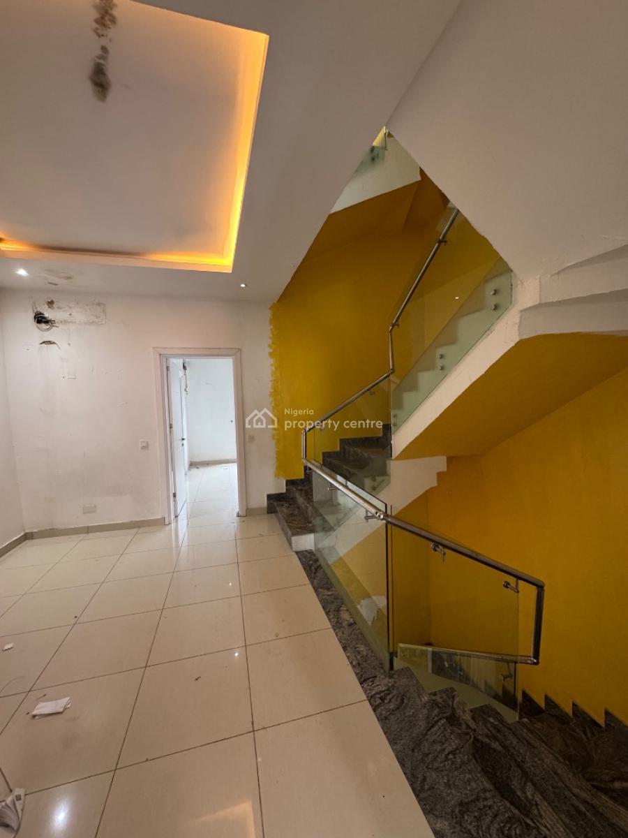 4 𝐁𝐄𝐃𝐑𝐎𝐎𝐌 𝐓𝐄𝐑𝐑𝐀𝐂𝐄 𝐃𝐔𝐏𝐋𝐄𝐗, Lekki Phase 1, Lekki, Lagos, Terraced Duplex for Rent