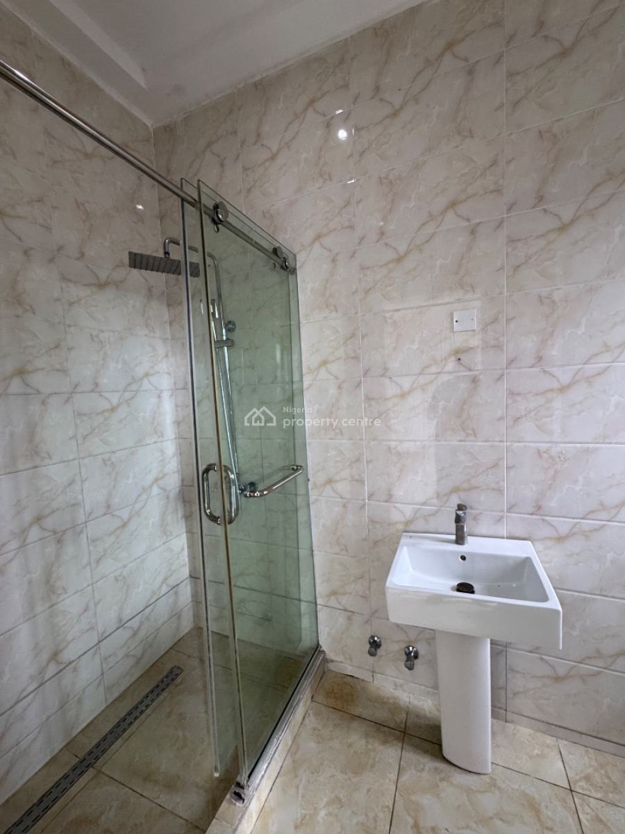 4 𝐁𝐄𝐃𝐑𝐎𝐎𝐌 𝐓𝐄𝐑𝐑𝐀𝐂𝐄 𝐃𝐔𝐏𝐋𝐄𝐗, Lekki Phase 1, Lekki, Lagos, Terraced Duplex for Rent