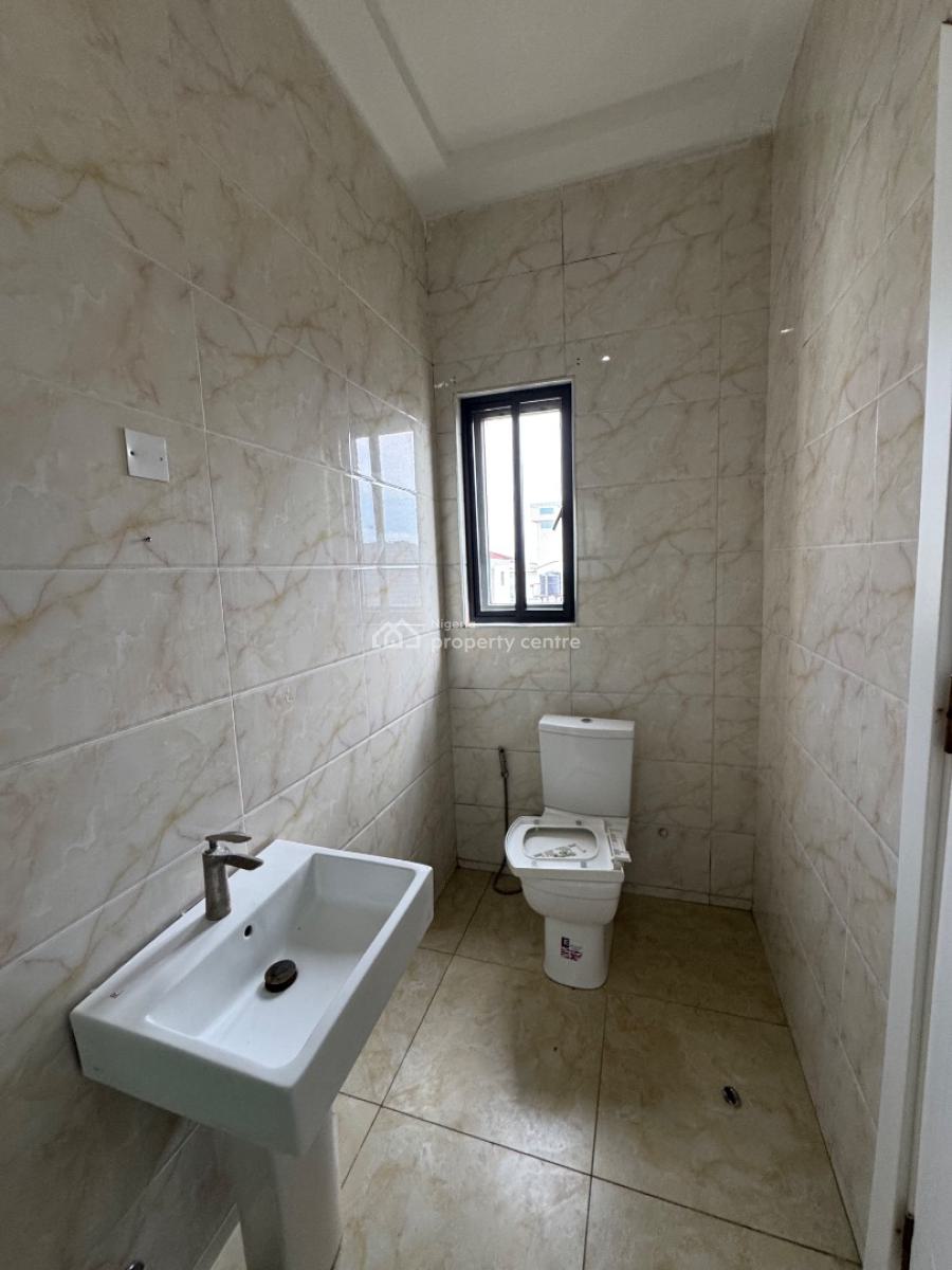 4 𝐁𝐄𝐃𝐑𝐎𝐎𝐌 𝐓𝐄𝐑𝐑𝐀𝐂𝐄 𝐃𝐔𝐏𝐋𝐄𝐗, Lekki Phase 1, Lekki, Lagos, Terraced Duplex for Rent