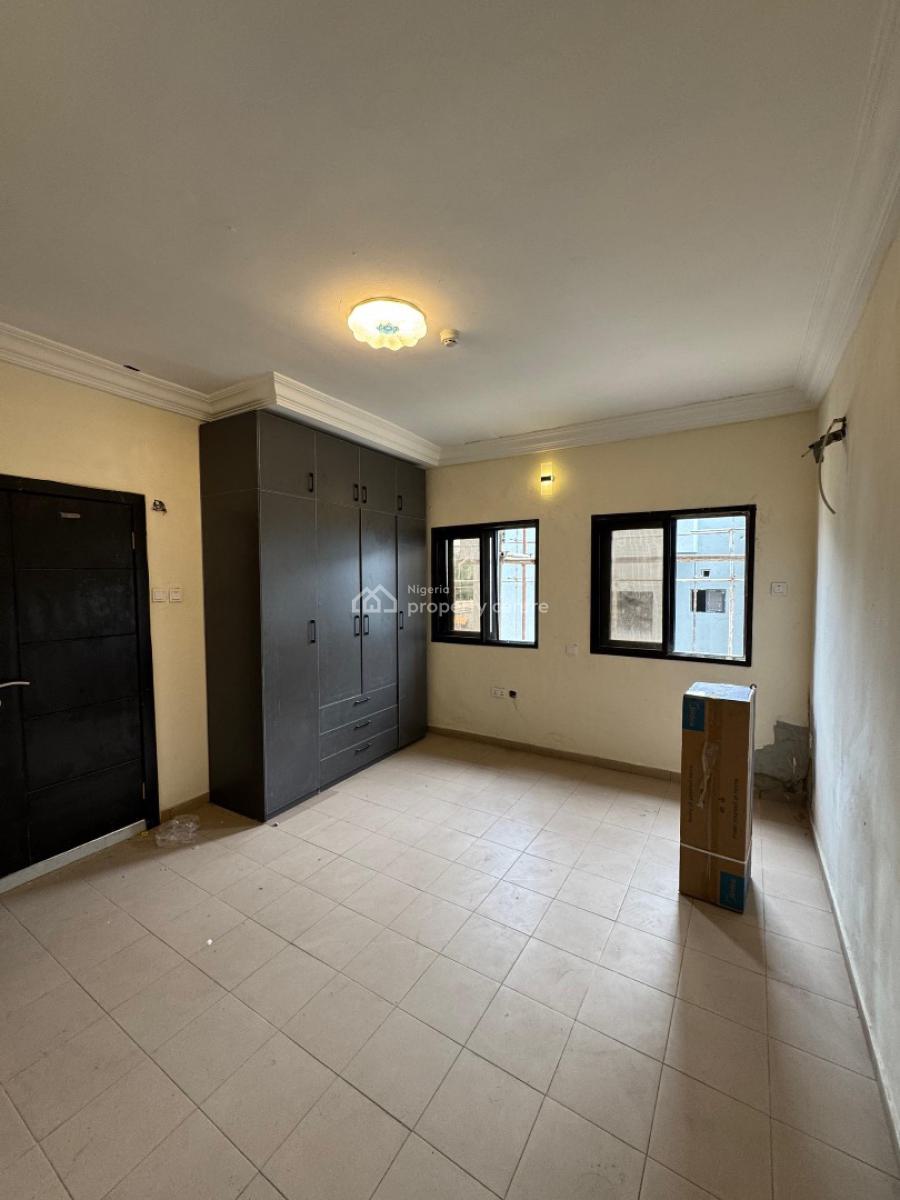 14 Units of Well-maintained 3 Bedroom Apartments with, Lekki Phase 1, Lekki, Lagos, Flat / Apartment for Rent