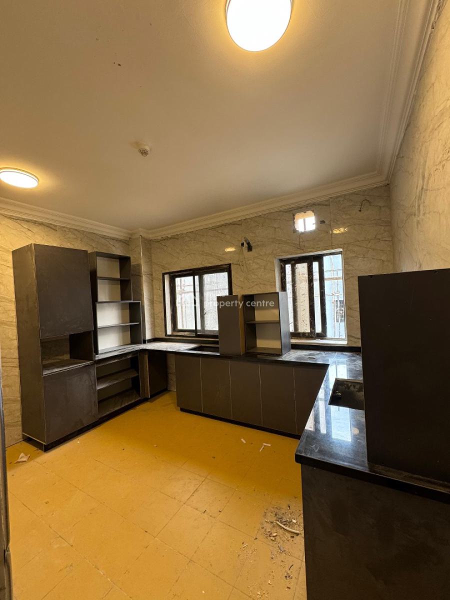 14 Units of Well-maintained 3 Bedroom Apartments with, Lekki Phase 1, Lekki, Lagos, Flat / Apartment for Rent