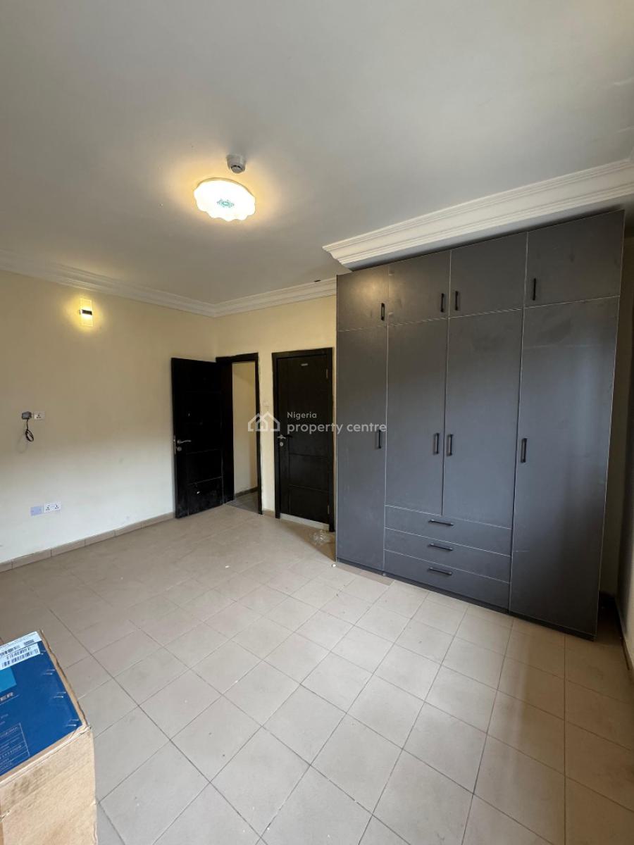14 Units of Well-maintained 3 Bedroom Apartments with, Lekki Phase 1, Lekki, Lagos, Flat / Apartment for Rent