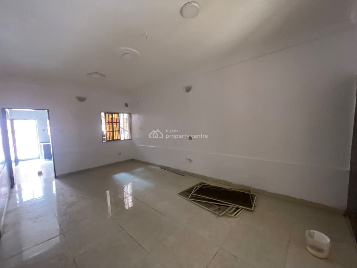 Spacious 2bedrooms Flat, Opposite Blenco, Sangotedo, Ajah, Lagos, Flat / Apartment for Rent