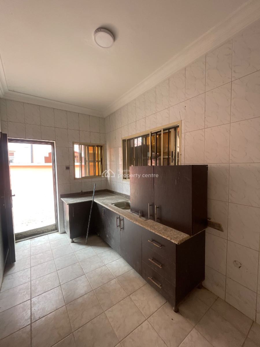 Spacious 2bedrooms Flat, Opposite Blenco, Sangotedo, Ajah, Lagos, Flat / Apartment for Rent