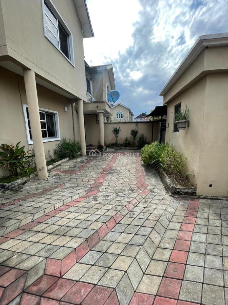 Large 4-bedrooms Duplex with Spacious Compound, 12a Oba Adeyinka Oyekan Estate, Lekki Phase 1, Lekki, Lagos, Semi-detached Duplex for Sale