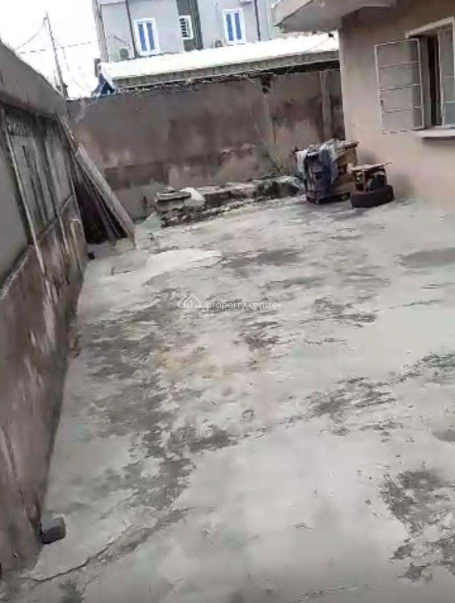 Block of 4 Flats of 2 Bedroom Each, Nnobi Road Right, Surulere, Lagos, Block of Flats for Sale