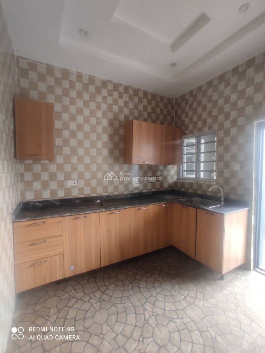 Luxury 3bedroom Flat Well Spacious and Within a Secured Estate, Secured and Gated Estate, Awoyaya, Ibeju Lekki, Lagos, Flat / Apartment for Rent