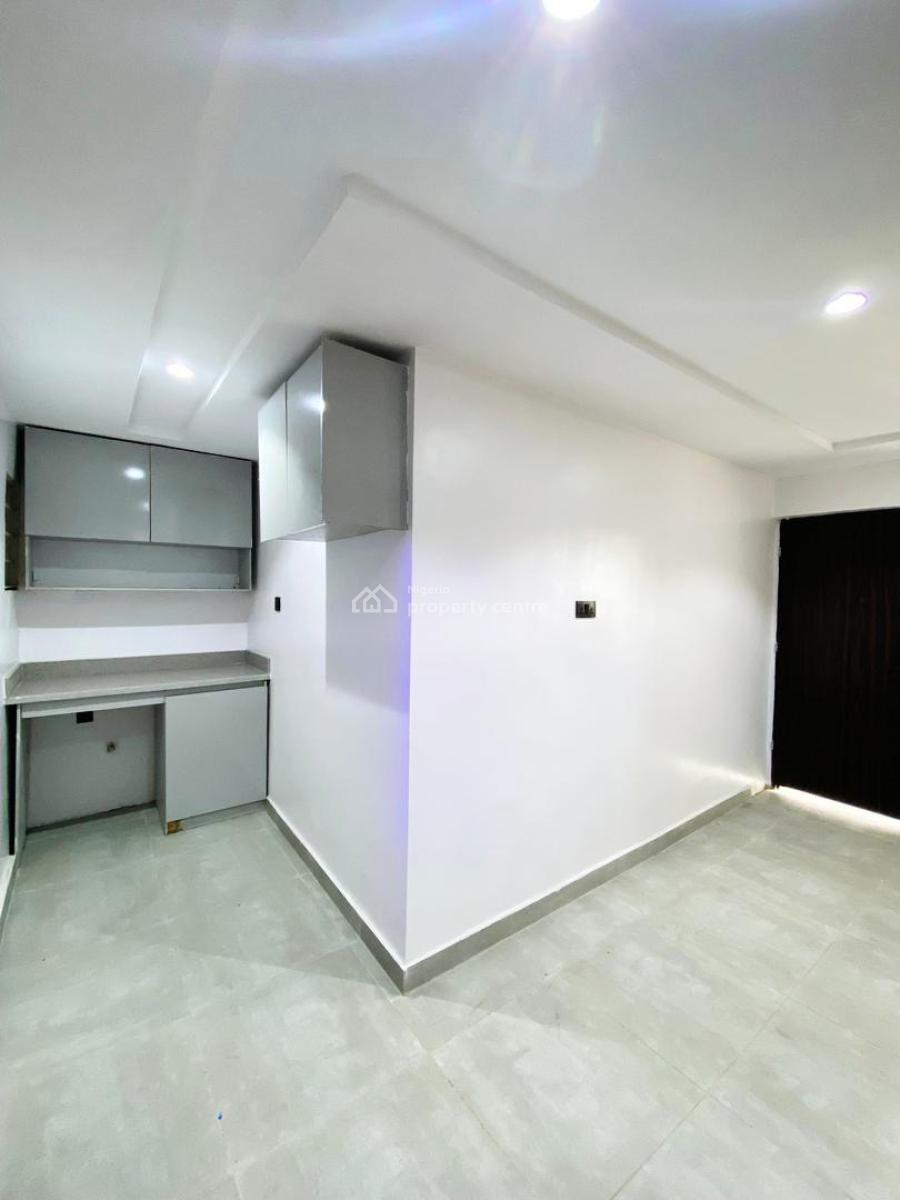 Affordable 3bedrooms Apartment Available, Lekki Phase 1, Lekki, Lagos, Flat / Apartment for Sale
