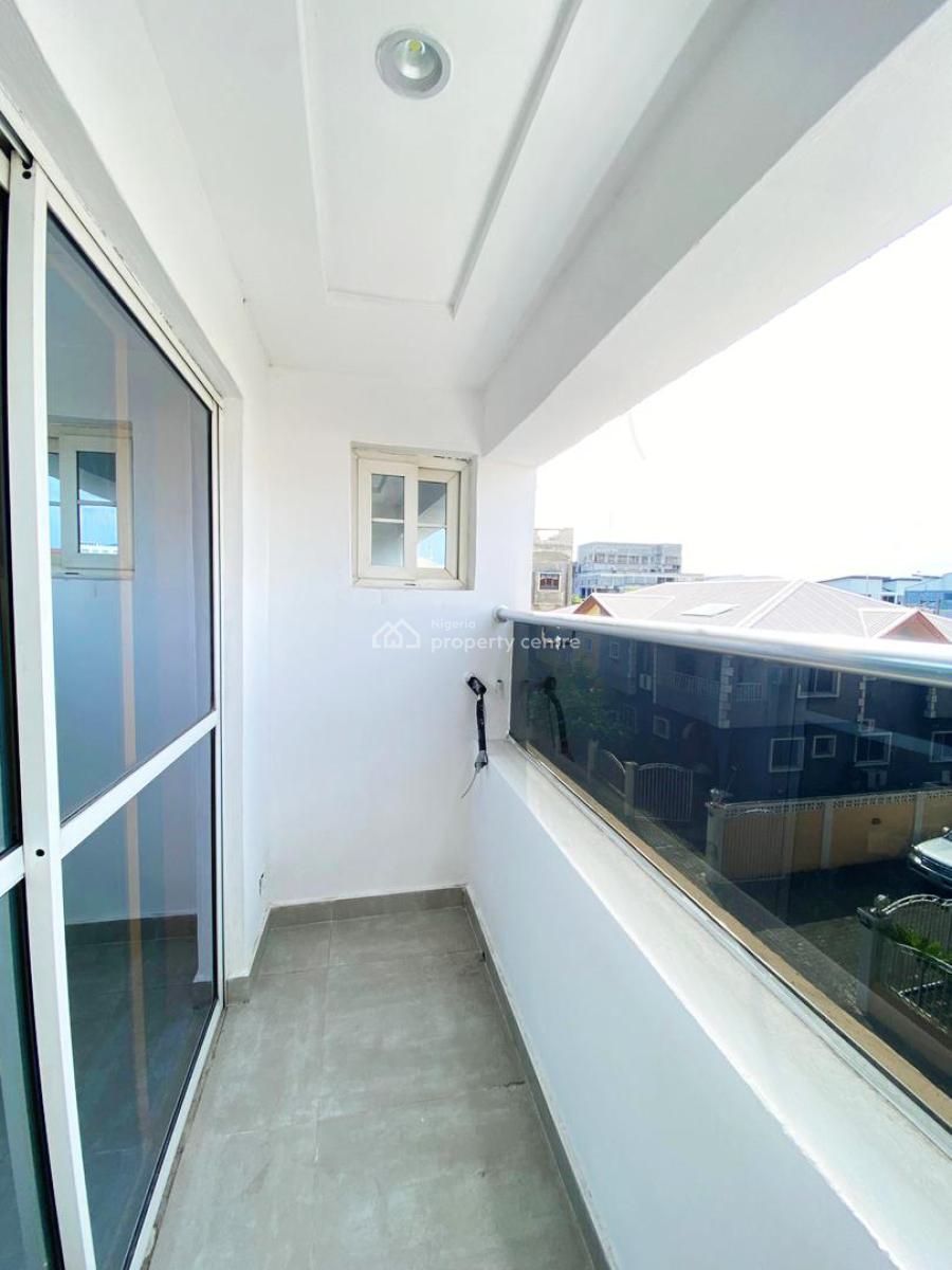 Affordable 3 Bedroom in High Brow Environment, Lekki Phase 1, Lekki, Lagos, Flat / Apartment for Sale