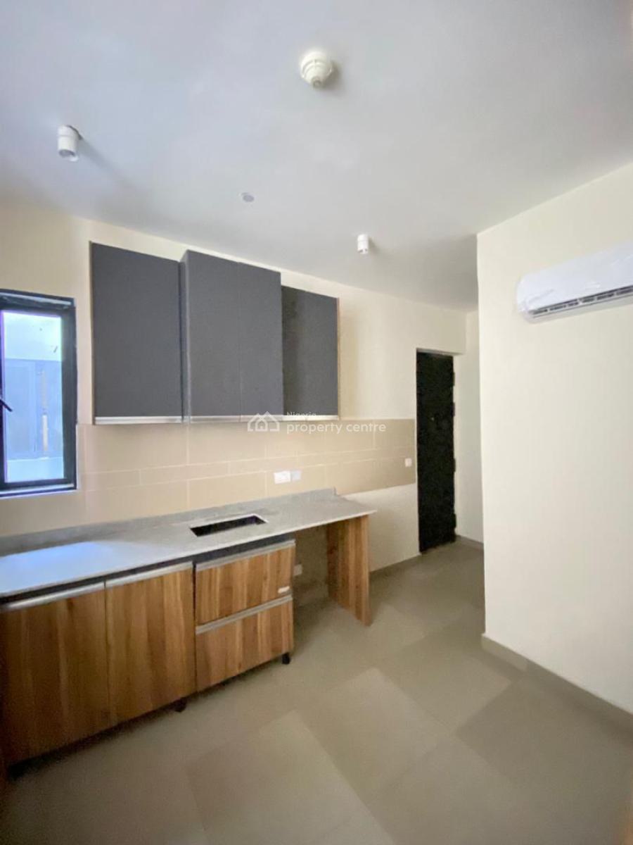 Well Crafted 3 Bedroom Apartment with Gym and Swimming Pool, Lekki Phase 1, Lekki, Lagos, Flat / Apartment for Sale
