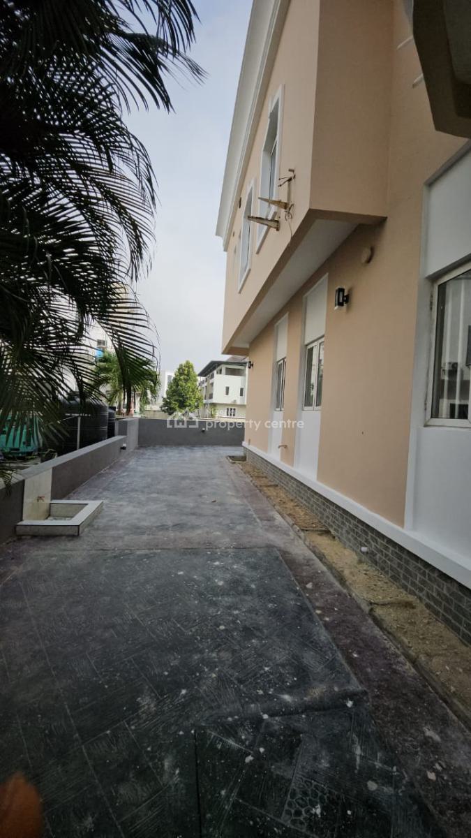 Spacious 6 Bedroom Semi Detached Duplex, Osapa, Lekki, Lagos, Semi-detached Duplex for Sale