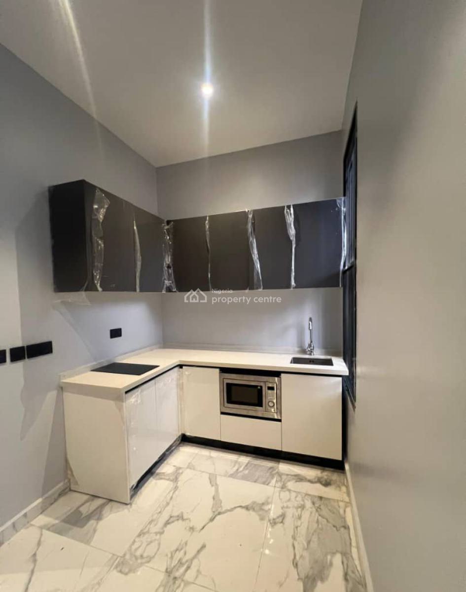 5 Bedrooms House Sitting on 850 Sqm, Lekki Phase 1, Lekki, Lagos, Detached Duplex for Rent