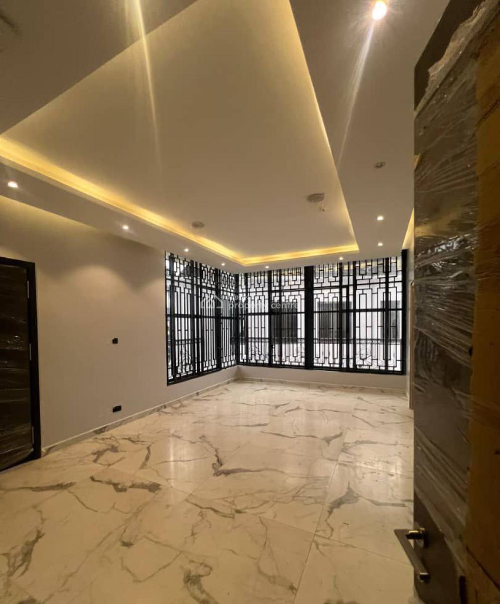 5 Bedrooms House Sitting on 850 Sqm, Lekki Phase 1, Lekki, Lagos, Detached Duplex for Rent