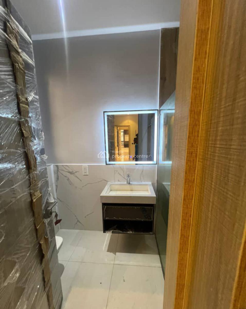 5 Bedrooms House Sitting on 850 Sqm, Lekki Phase 1, Lekki, Lagos, Detached Duplex for Rent