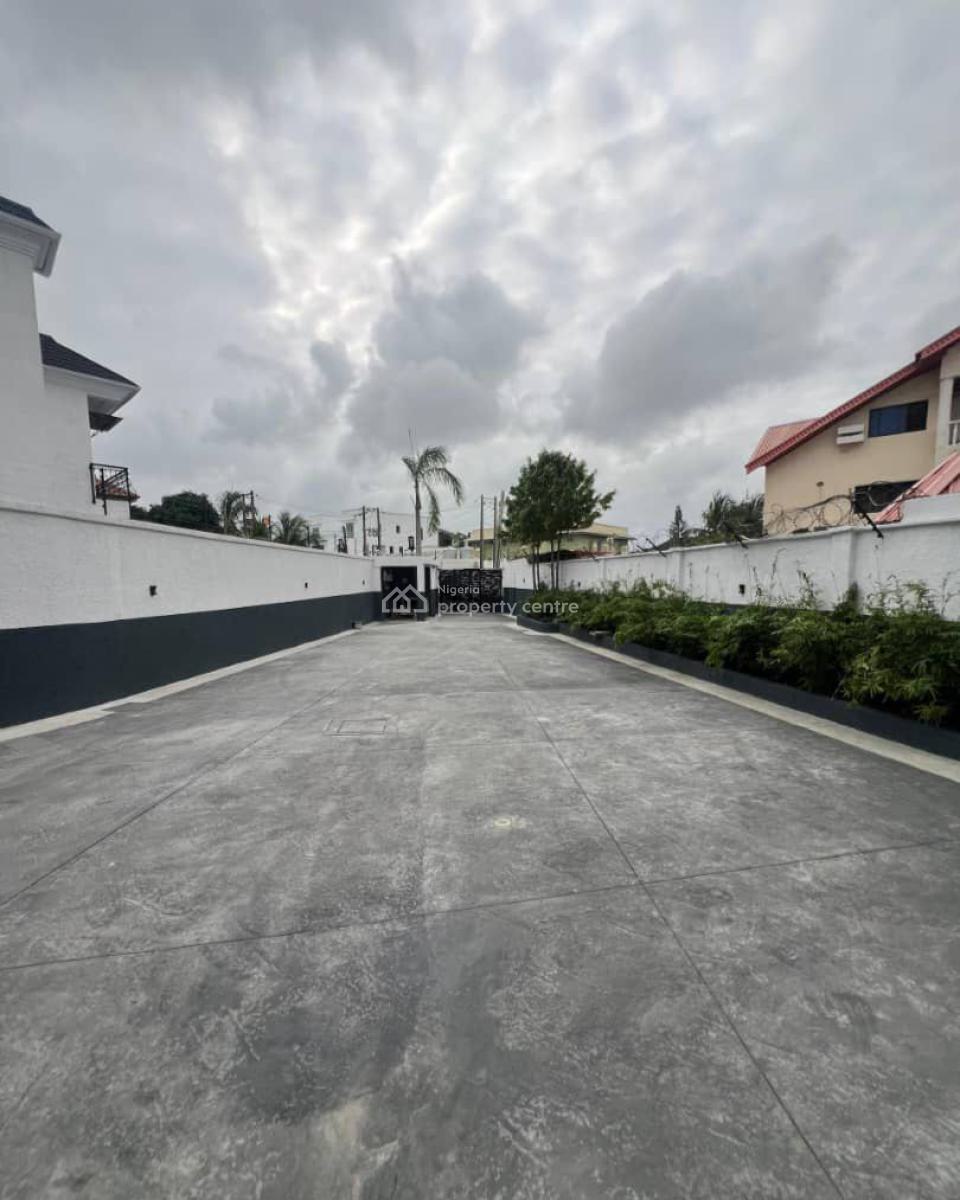 5 Bedrooms House Sitting on 850 Sqm, Lekki Phase 1, Lekki, Lagos, Detached Duplex for Rent