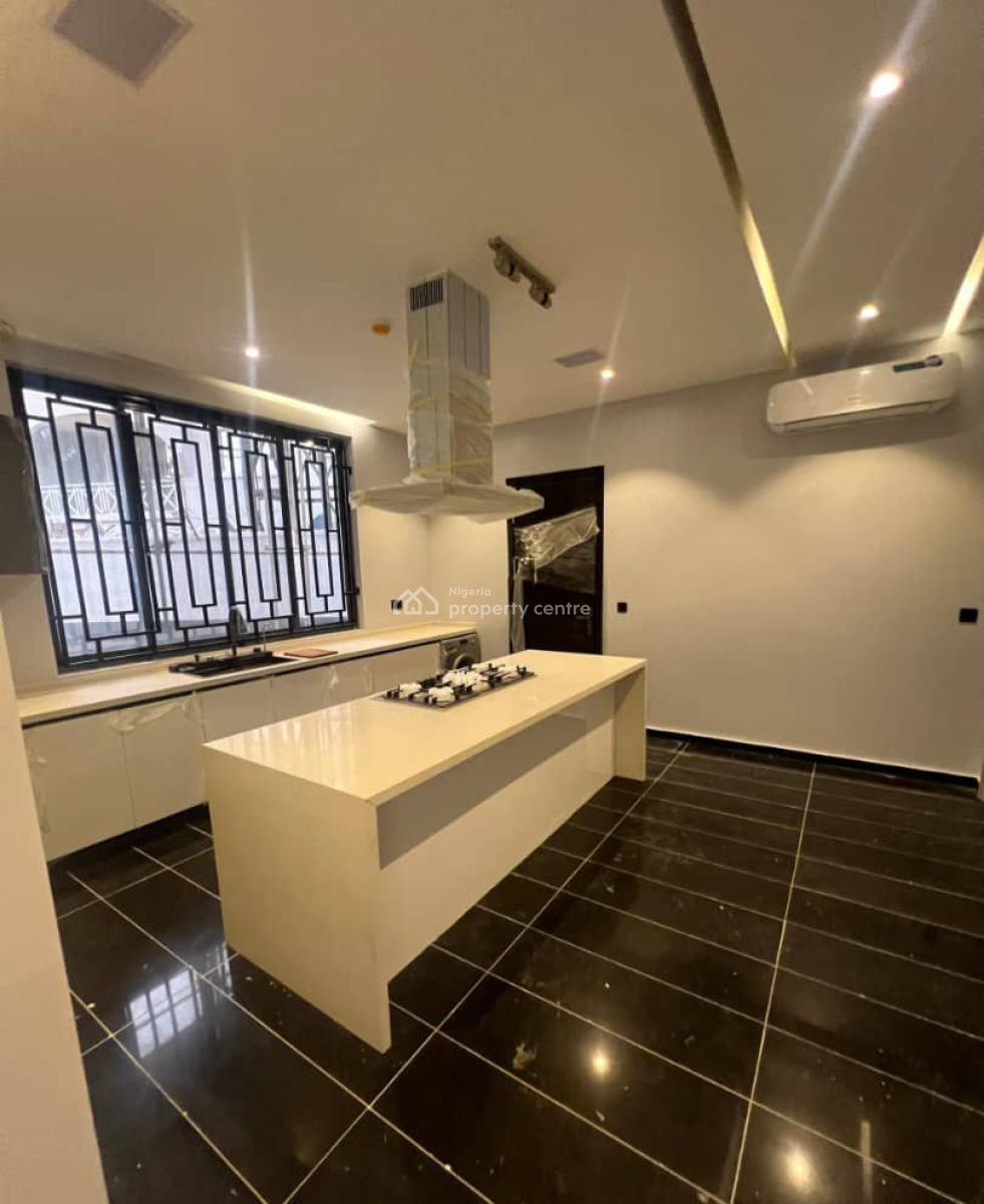 5 Bedrooms House Sitting on 850 Sqm, Lekki Phase 1, Lekki, Lagos, Detached Duplex for Rent