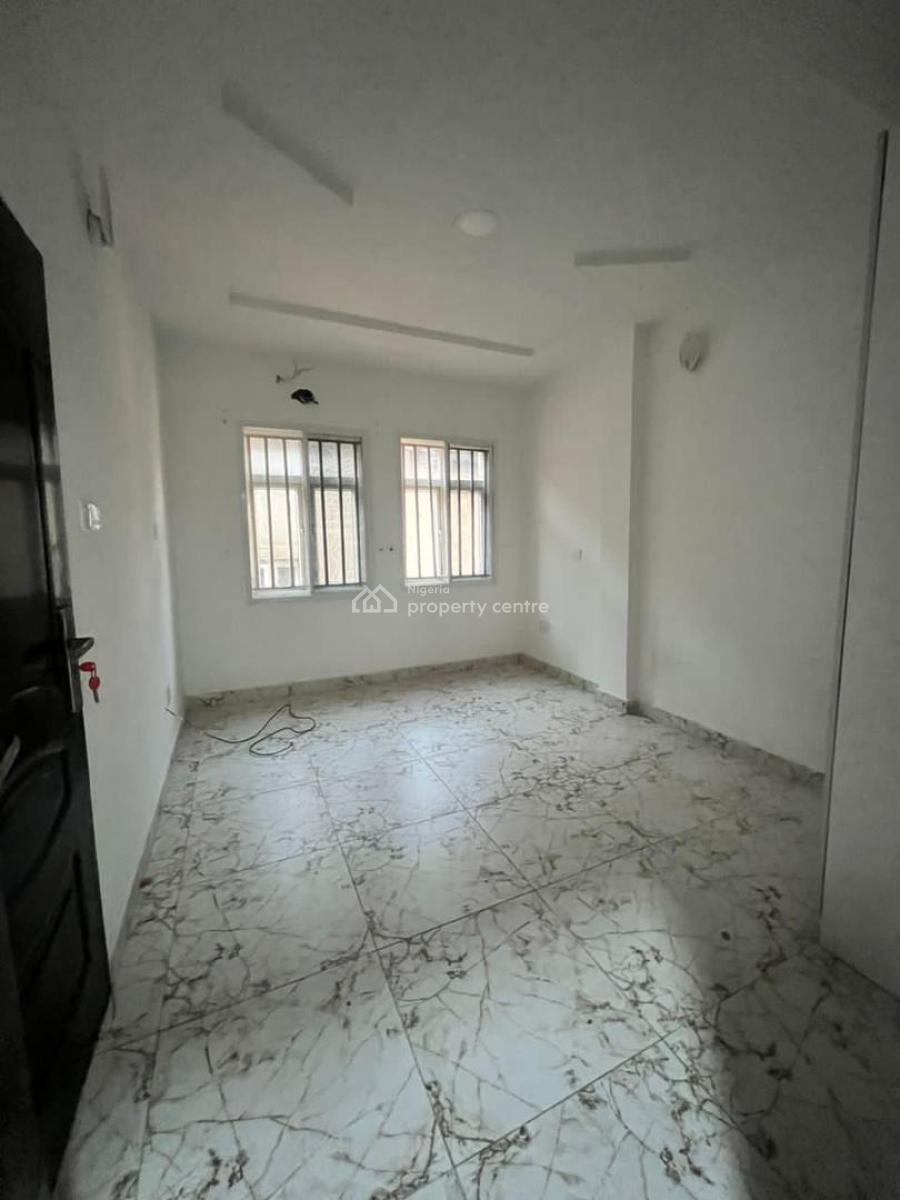 Spacious Single Room Shared Apartment., Osapa London, Lekki Phase 1, Lekki, Lagos, Flat / Apartment for Rent