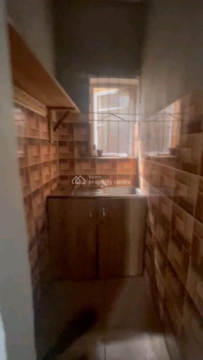 Standard and Executive Mini Flat, Shomolu, Lagos, Mini Flat (room and Parlour) for Rent