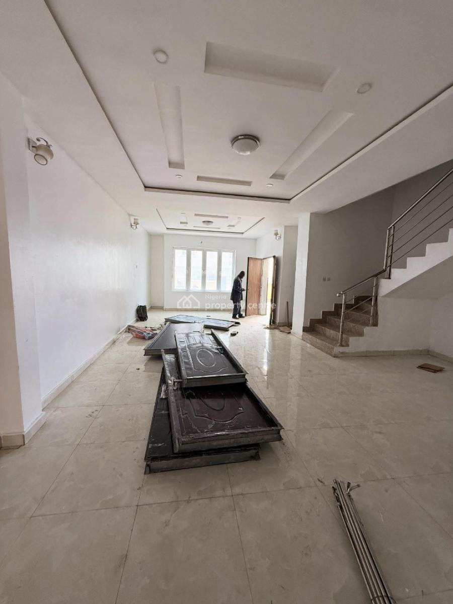 Newly Built 4 Bedrooms Terraced Duplex with Bq, Guzape District, Abuja, Terraced Duplex for Rent