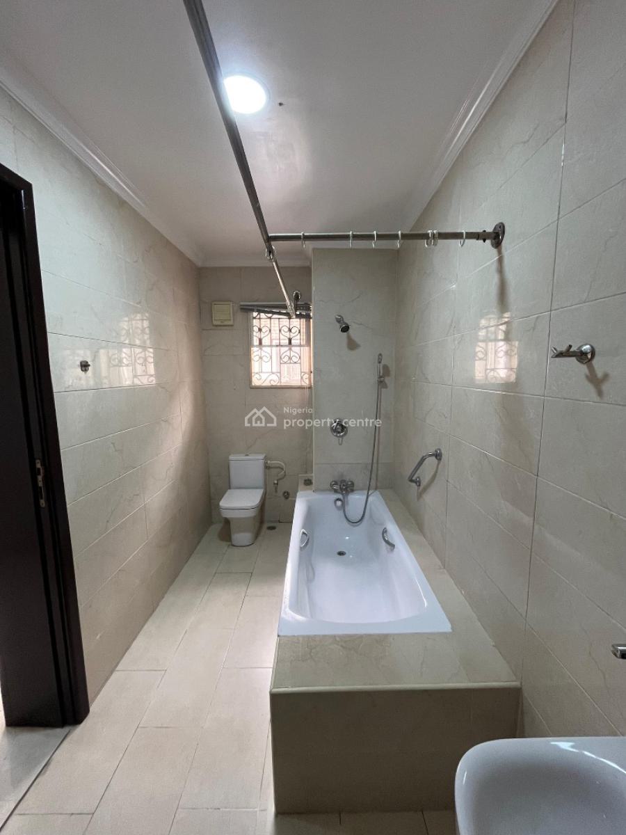 Fully Serviced 2 Bedroom with Extra Room, Lekki Phase 1, Lekki, Lagos, Flat / Apartment for Rent