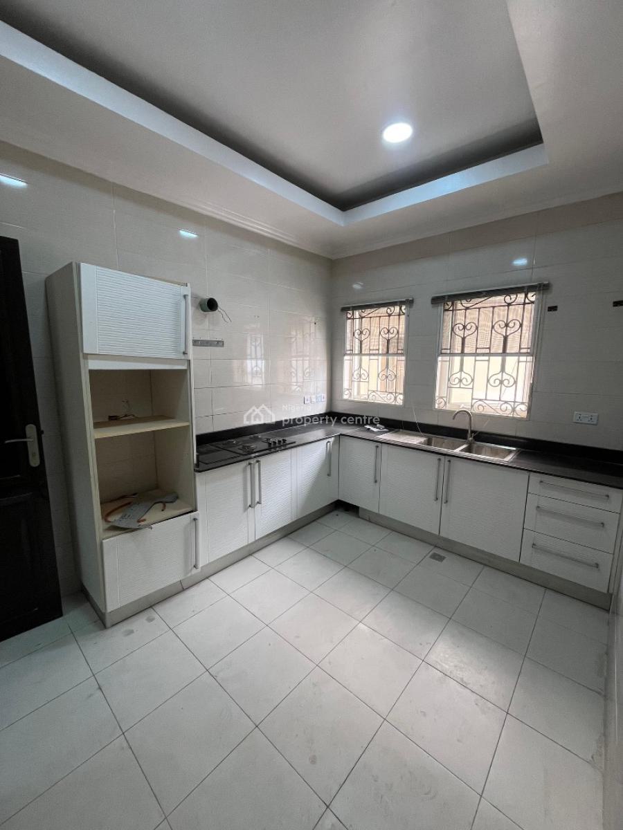 Fully Serviced 3 Bedroom Apartment, Lekki Phase 1, Lekki, Lagos, Flat / Apartment for Rent