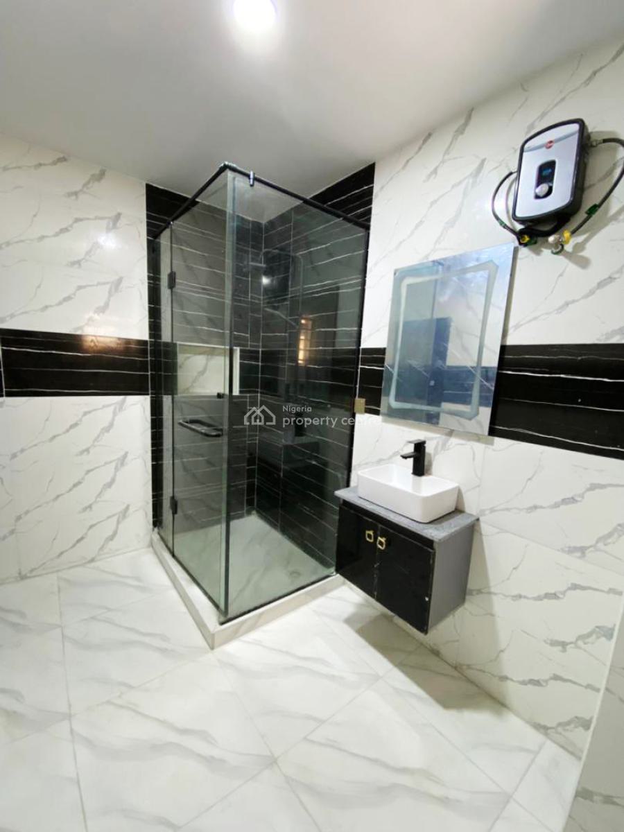 Luxury 2 Bedroom Apartment, Lekki Phase 1, Lekki, Lagos, Block of Flats for Sale
