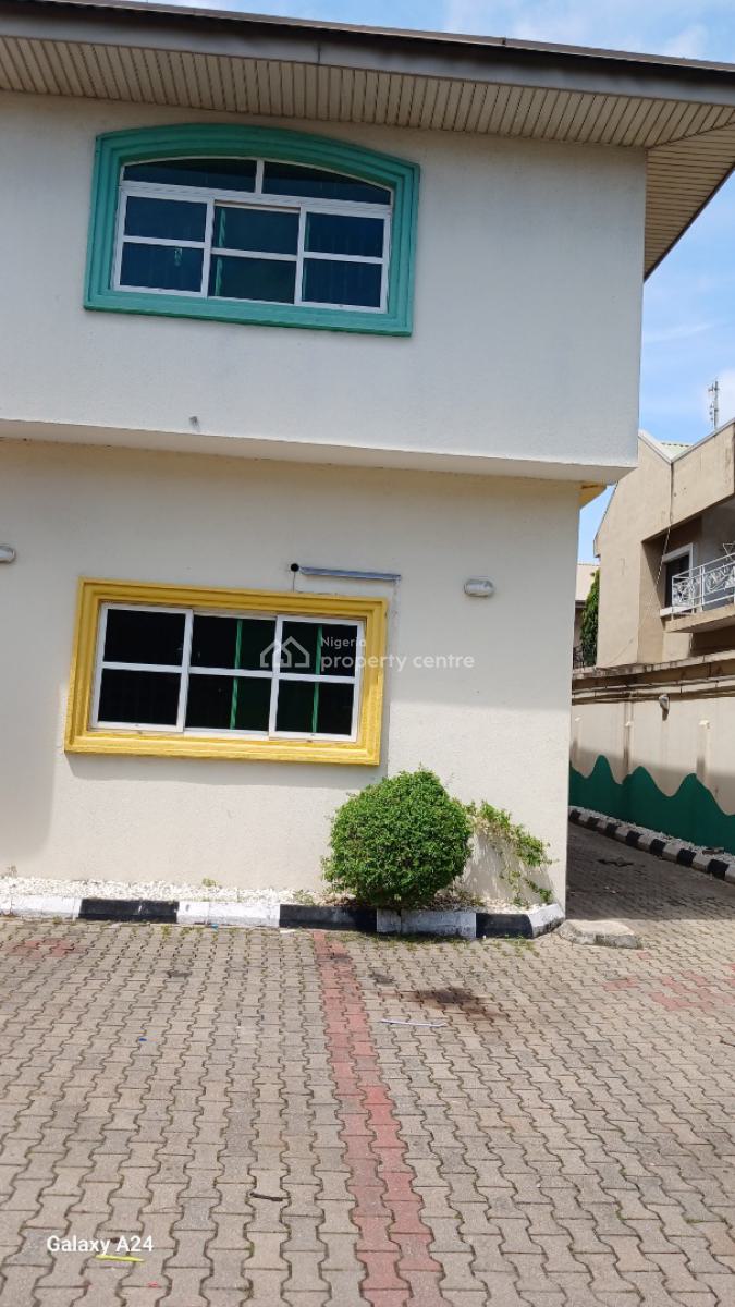 5 Bedrooms Detached House with 2 Rooms Bq., Off Shakiru Anjonrin Street, Lekki Phase 1, Lekki, Lagos, Detached Duplex for Rent