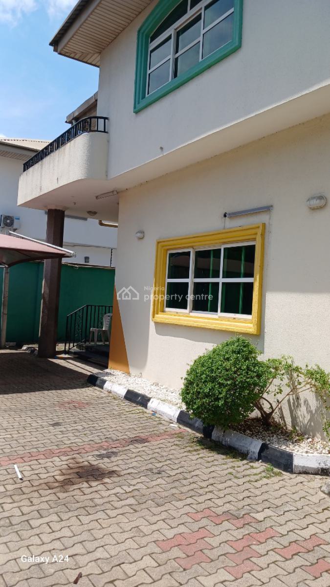 5 Bedrooms Detached House with 2 Rooms Bq., Off Shakiru Anjonrin Street, Lekki Phase 1, Lekki, Lagos, Detached Duplex for Rent