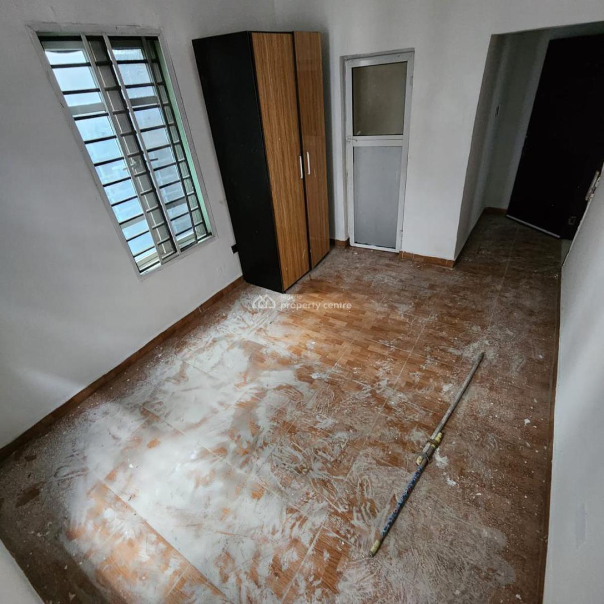 Spacious Single Room, Downstairs in a Shared Apartment, Lekki County, Lekki, Lagos, Flat / Apartment for Rent