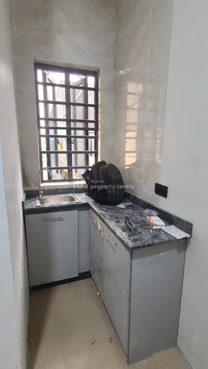 Fully Serviced Studio Apartment with 24 Hours Electricity, Lekki Phase 1, Lekki, Lagos, Flat / Apartment for Rent