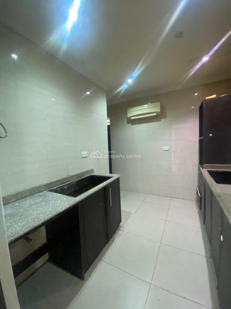 Spacious 2 Bedrooms in a Serene Environment, Old Ikoyi, Ikoyi, Lagos, Flat / Apartment for Rent