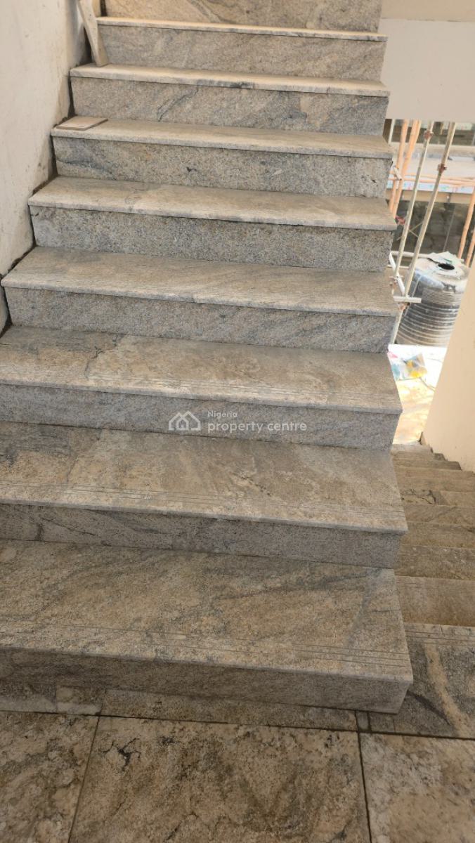 Corporate Office Space in a Strategic Plaza, 69, Road, Gwarinpa, Abuja, Plaza / Complex / Mall for Sale